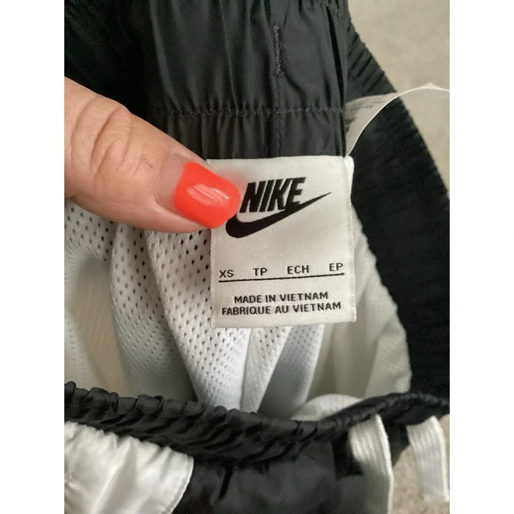 Nike Boys Swim Trunks Size XS Black/ White
